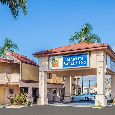 Super 8 By Wyndham Oceanside Marty'S Valley Inn Luaran gambar