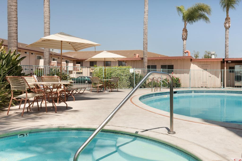 Super 8 By Wyndham Oceanside Marty'S Valley Inn Luaran gambar