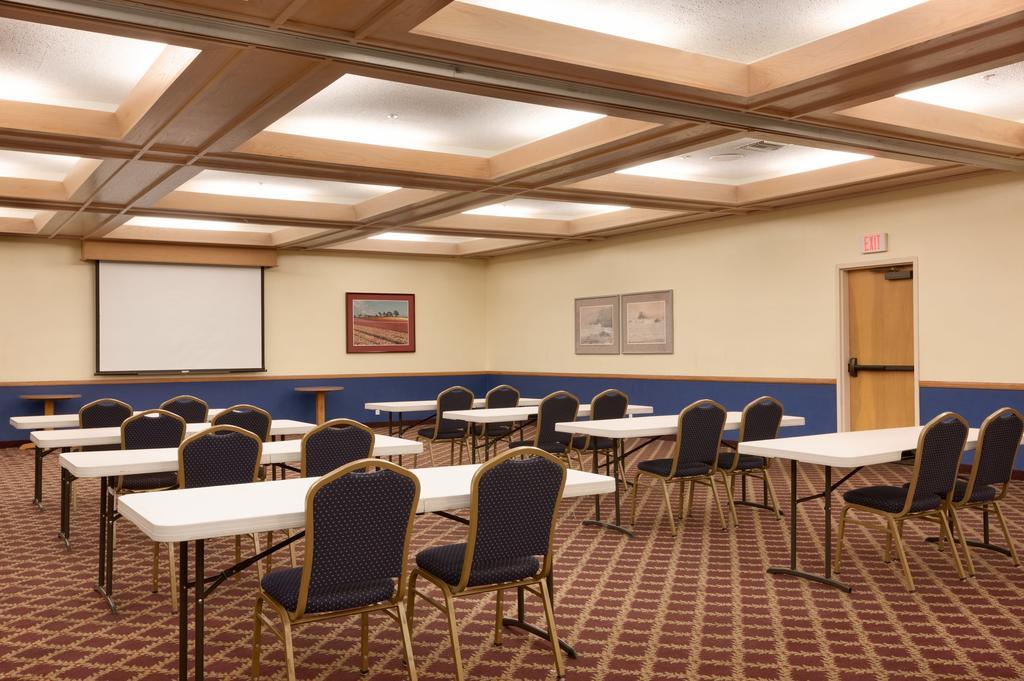 Super 8 By Wyndham Oceanside Marty'S Valley Inn Luaran gambar