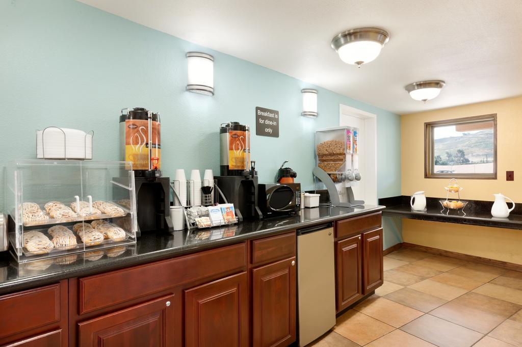 Super 8 By Wyndham Oceanside Marty'S Valley Inn Luaran gambar