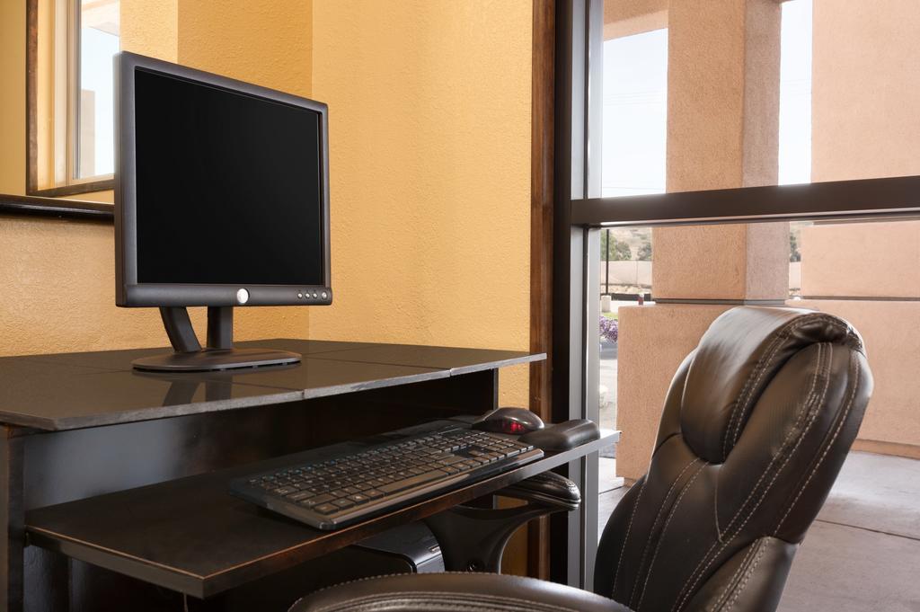Super 8 By Wyndham Oceanside Marty'S Valley Inn Luaran gambar