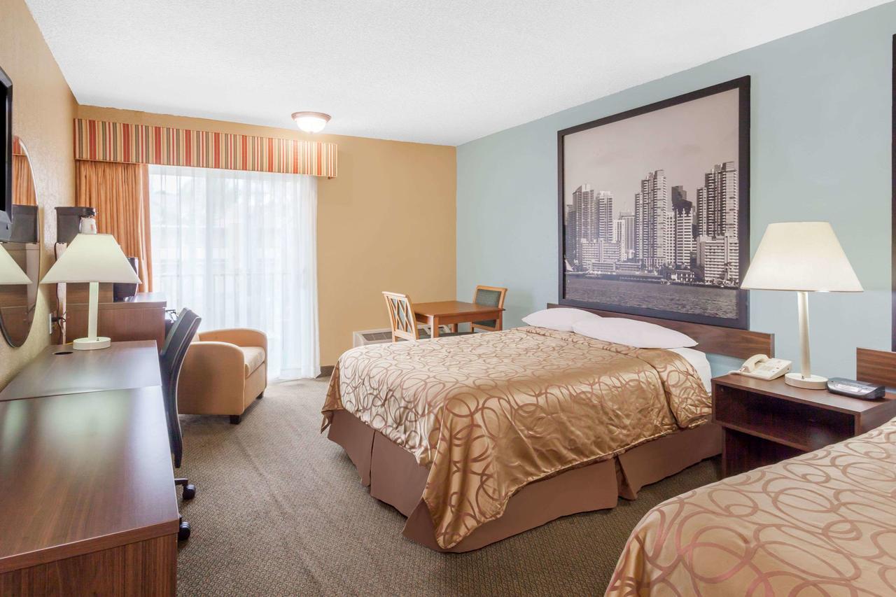 Super 8 By Wyndham Oceanside Marty'S Valley Inn Luaran gambar