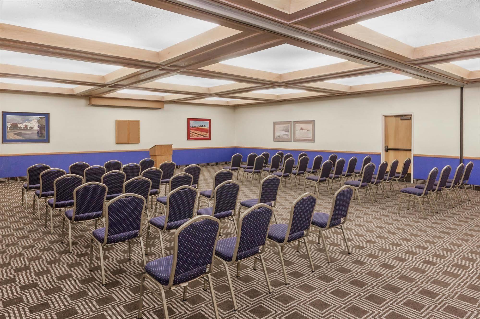 Super 8 By Wyndham Oceanside Marty'S Valley Inn Luaran gambar